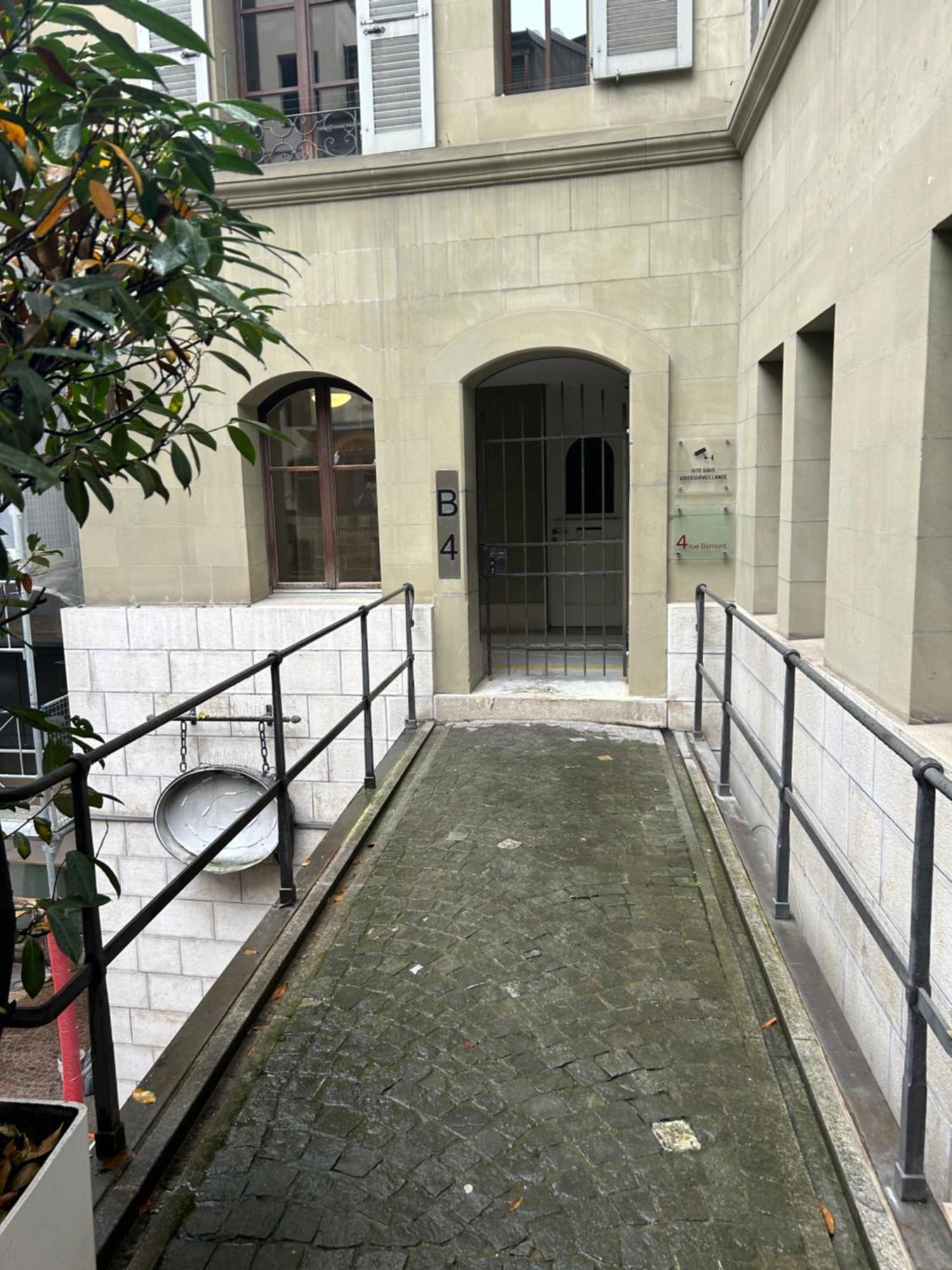 Beautiful New Studio, Centre Apartment *